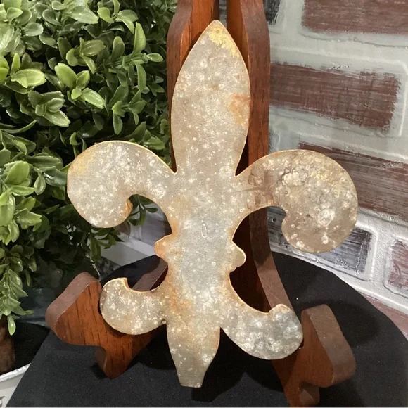 🟡 Vintage - Solid Metal - Aluminum or Pewter - Fleur-de-lis Symbol - Saints Fans - Picture 6 of 12
